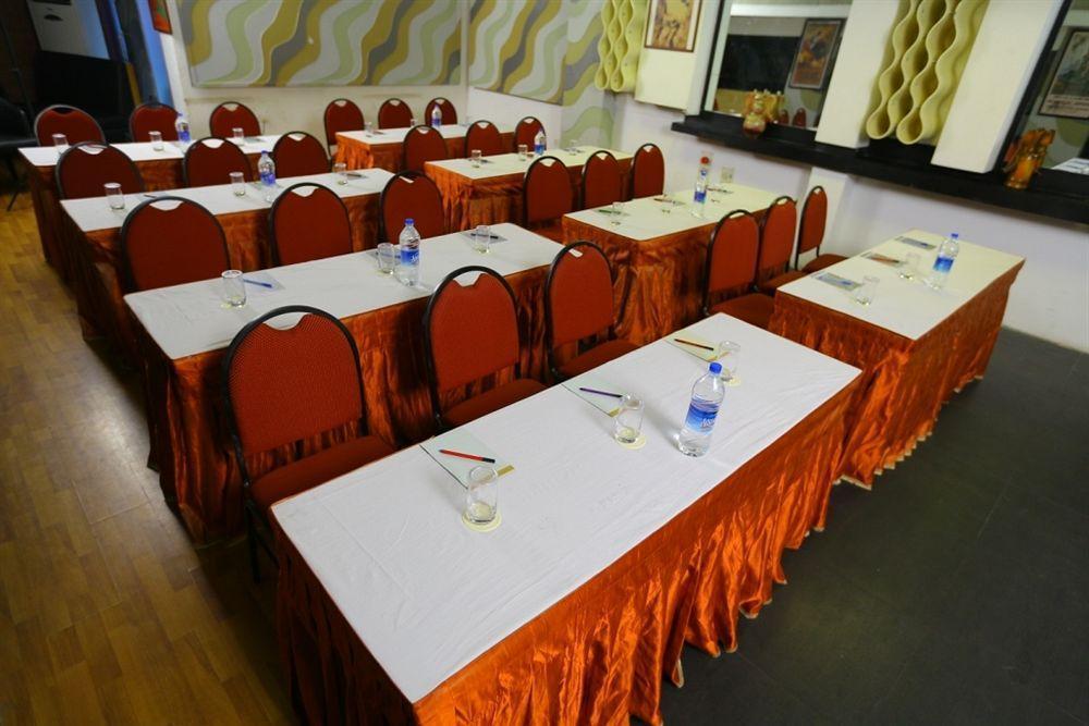 Hotel Oriental Inn チェンナイ エクステリア 写真